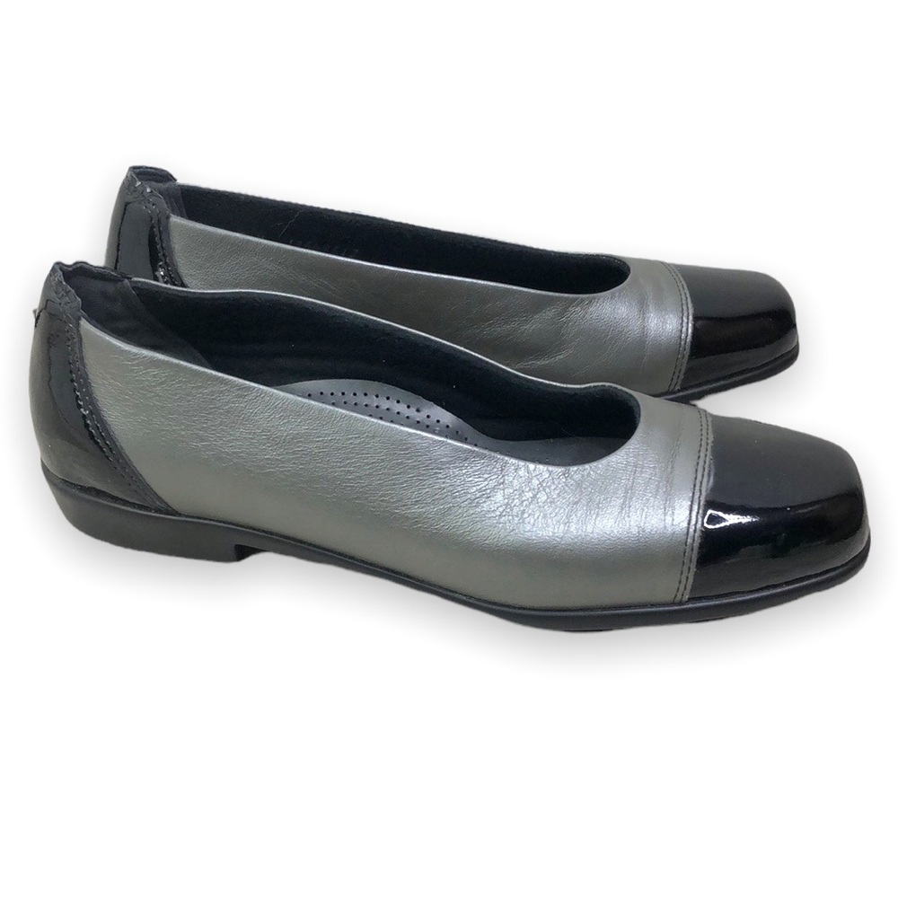 SAS womens gray metallic cap toe patent comfort tri pad flats size 7 N (Narrow)